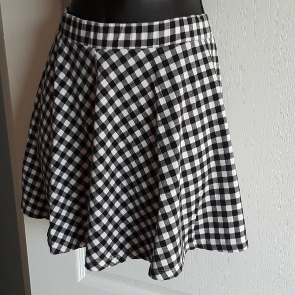 💕CUTE💕 New Forever 21 swing skirt - Picture 2 of 5